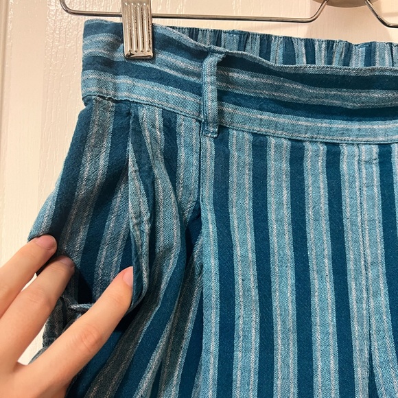 LOFT Cotton Linen Beach High Waist Blue Striped Elastic Shorts Women’s Small - Picture 4 of 10